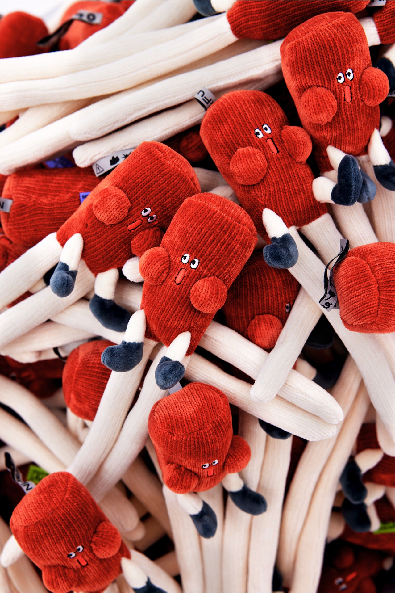 LOGLOGA – Roll-Up Chopsticks Plush keychain