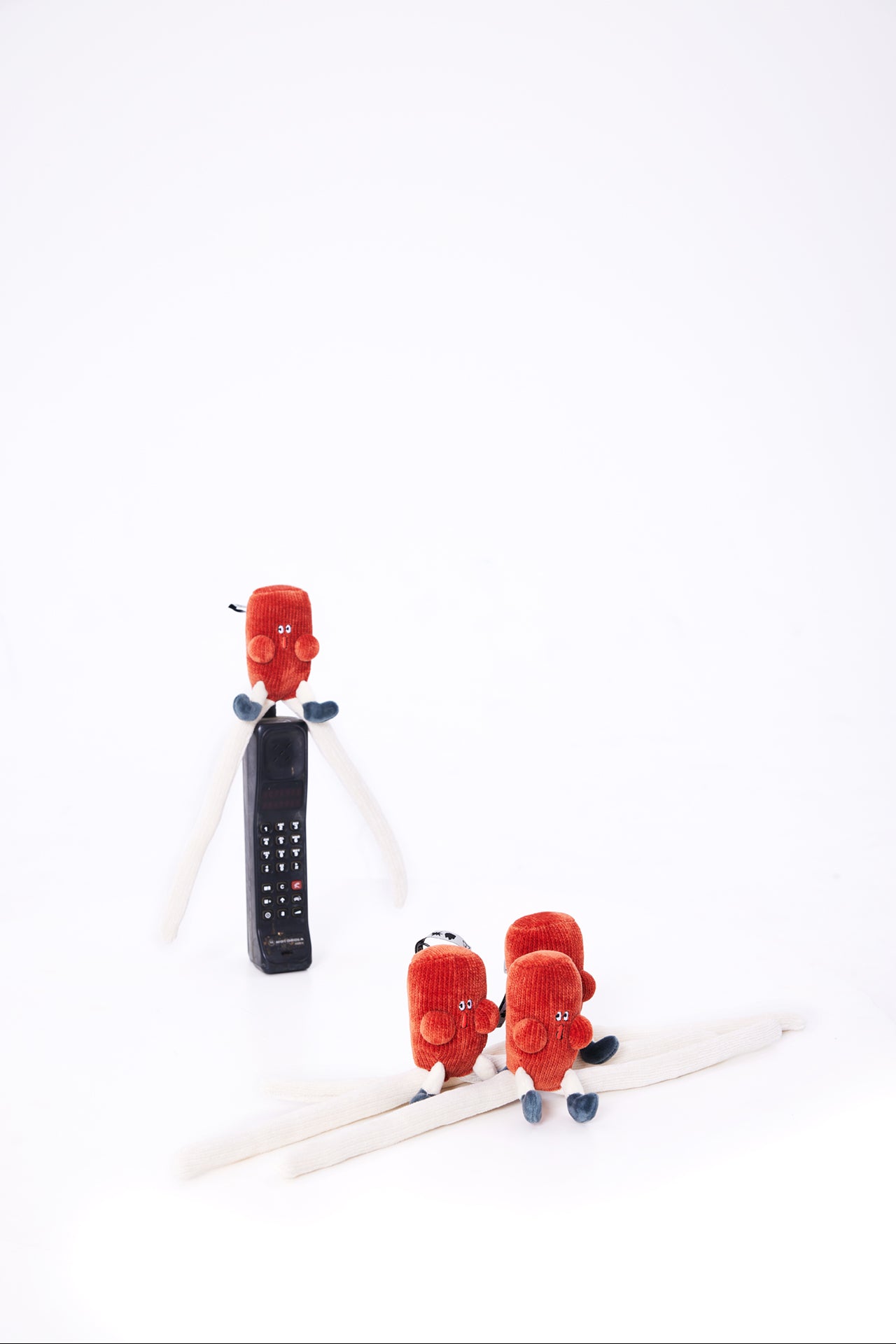 LOGLOGA – Roll-Up Chopsticks Plush keychain