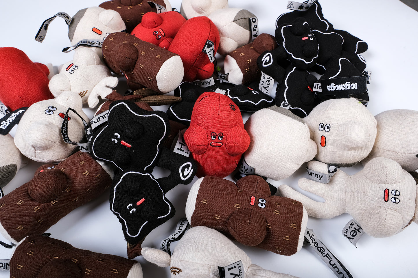 LOGALOGA Lotus roots pulled up Plush