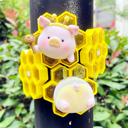 Lulu Pig Farm Series Bee Refrigerator Magnet
