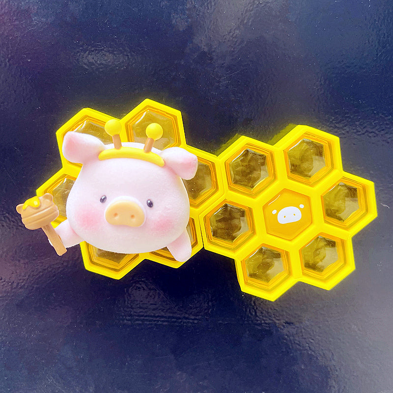 Lulu Pig Farm Series Bee Refrigerator Magnet