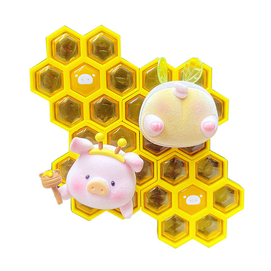 Lulu Pig Farm Series Bee Refrigerator Magnet